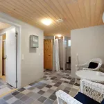 Beautiful House 1st Row To The Water *