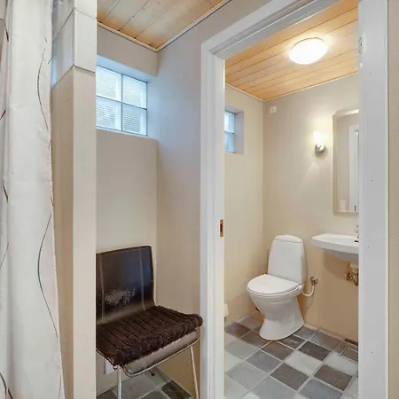 Beautiful House 1st Row To The Water Semesterbostad