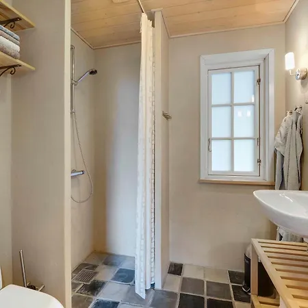 Semesterbostad Beautiful House 1st Row To The Water