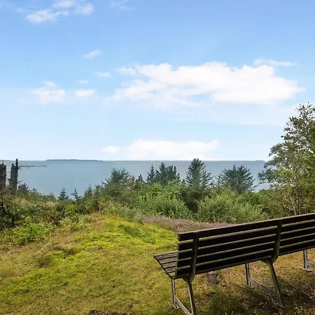 Semesterbostad Beautiful House 1st Row To The Water Fur