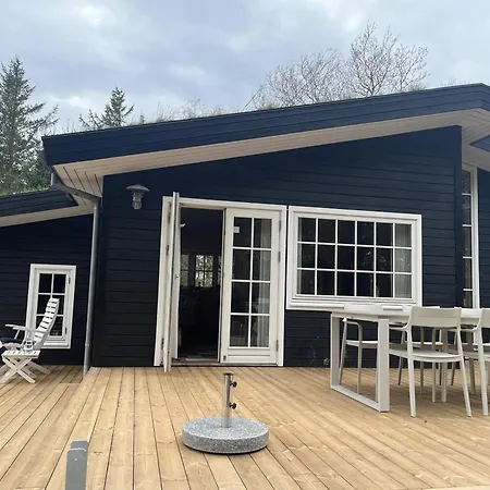 Beautiful House 1st Row To The Water